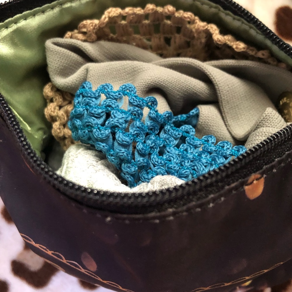 10 pieces of headbands and a cute bag